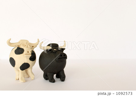 牛 置物 乳牛 黒牛の写真素材 - PIXTA
