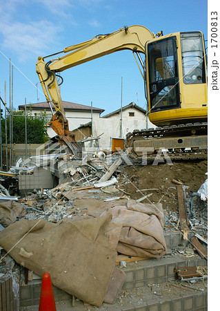 取り壊し 建築現場 工事現場 スクラップアンドビルドの写真素材