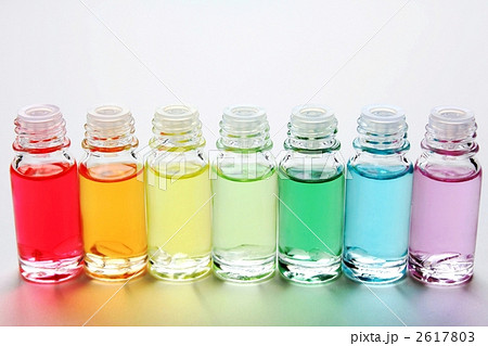 小瓶 アロマ 並ぶ 香りの写真素材