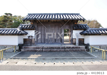 武家屋敷公園 漆喰塀 赤穂城 風景の写真素材