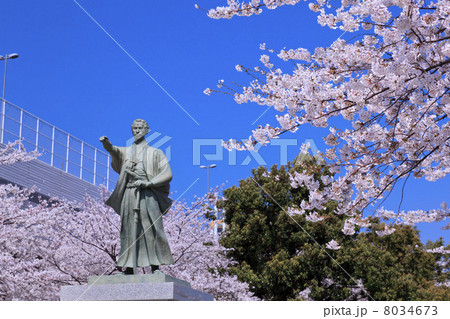 勝海舟の銅像の写真素材
