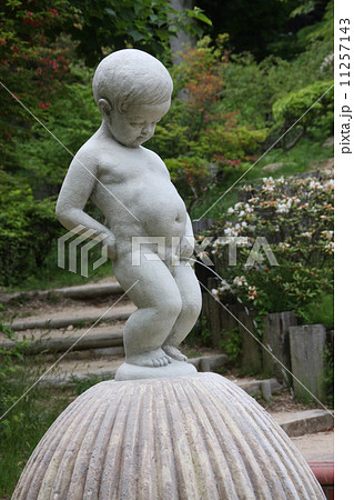 少年 手綱 銅像 東京都のおすすめ銅像・モニュメント 36選