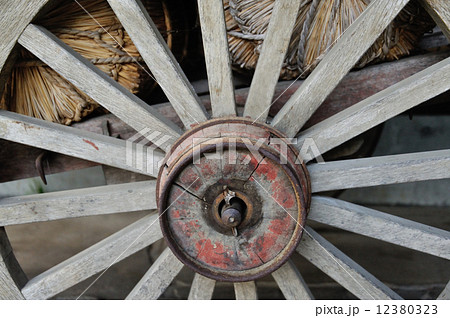 大八車 車輪の写真素材 - PIXTA