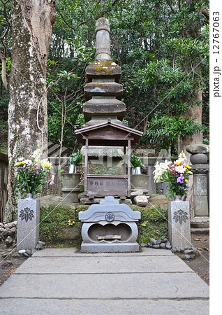 源頼朝の墓(白旗神社/神奈川県鎌倉市西御門)