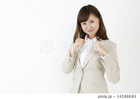 ファイティングポーズ 人物の写真素材
