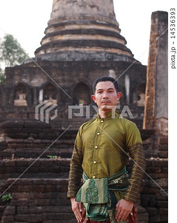 タイ 男性 民族衣装 コスチュームの写真素材
