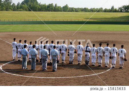 甲子園 高校野球 整列 坊主の写真素材