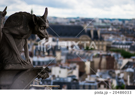 フランス パリ 石像 ノートルダム大聖堂の写真素材 - PIXTA フランス パリ 石像 ノートルダム大聖堂の写真素材 - PIXTA