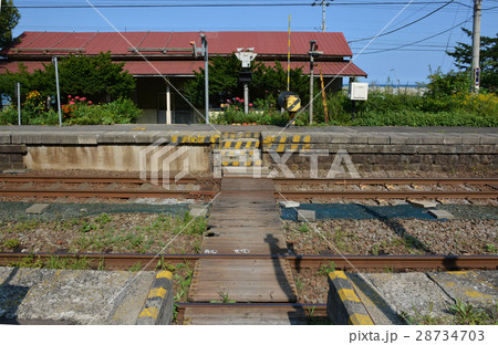 石谷駅 木造駅舎 駅 無人駅の写真素材