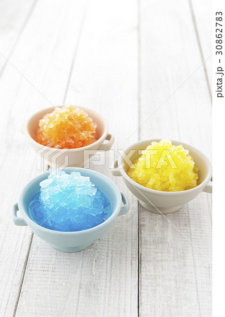 涼しい 食べ物の写真素材