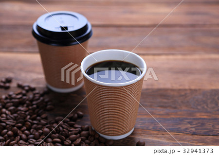 コーヒー 紙コップ ホットコーヒー カップ コップの写真素材