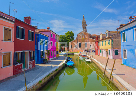 ブラーノ島 カラフル 町並み 運河の写真素材 - PIXTA