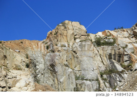 荒い岩肌 岩肌 石肌 岩の写真素材