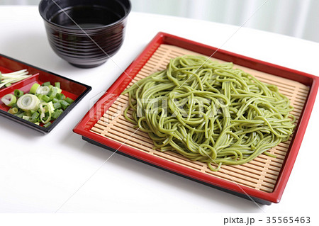 茶そば 蕎麦 食べ物 食卓テーブルの写真素材