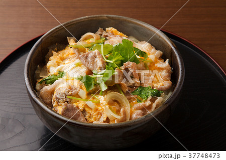 他人丼 開花丼 ご飯 丼物の写真素材