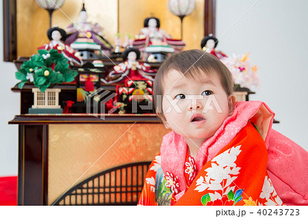 初節句 着物 女の子の写真素材