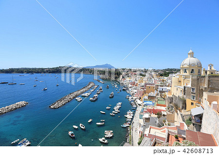 イタリア プロチダ島 プロ チダ島 島の写真素材