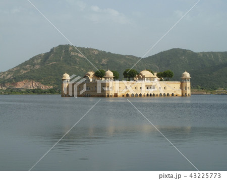 ジャルマハル 水の宮殿 ジャイプール インドの写真素材