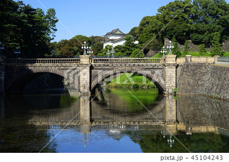 皇居 二重橋 橋 濠の写真素材