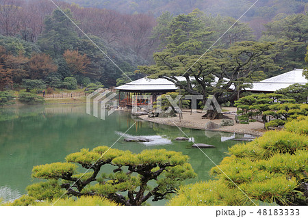 栗林公園冬冬天下雪的照片素材