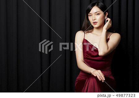 152,872 Woman Standing Long Dress Images, Stock Photos & Vectors |  Shutterstock
