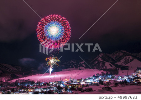 冬花火の写真素材 Pixta