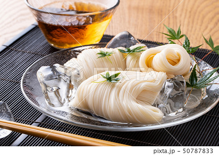 そうめん 流しそうめん の写真素材集 ピクスタ