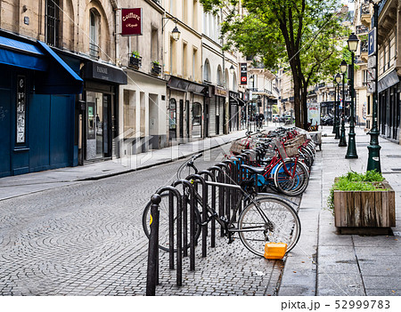 パリの街角の写真素材 - PIXTA