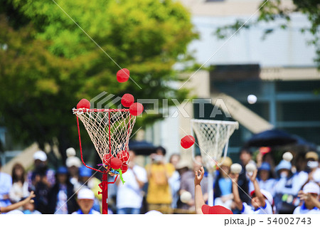 お手玉入れ 紅白の写真素材