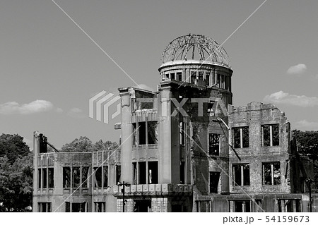 原爆ドーム 白黒 広島の写真素材
