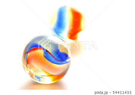 ビー玉 綺麗 沢山 遊びの写真素材