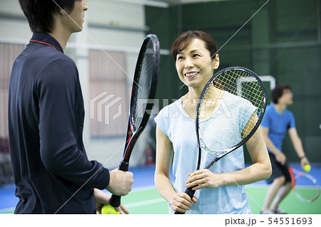 テニスコーチの写真素材