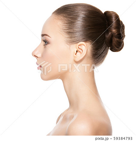 人物 女性 白人 横顔 きれい 女の人 女の子の写真素材