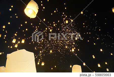 灯篭 コムローイ ロイクラトン ラプンツェルの写真素材