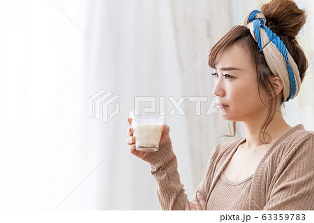 牛乳嫌い まずいの写真素材