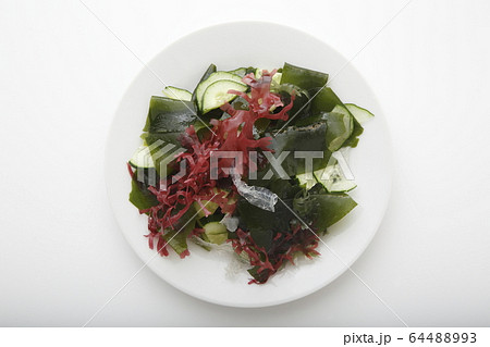 赤つのまた 海藻サラダの写真素材