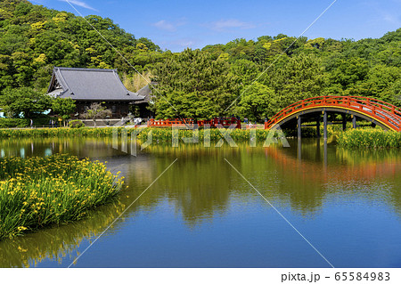 赤い太鼓橋の写真素材 - PIXTA