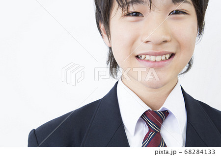 中学生 笑顔 男の子 男子中学生の写真素材