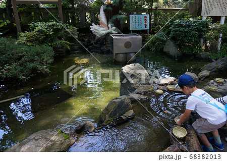 江ノ島神社 神社 江の島神社 銭洗白龍王の写真素材