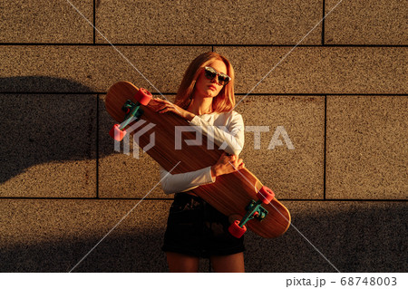 スケートボード 落書き いたずら書きの写真素材