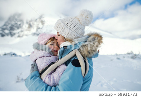 切ない 冬の写真素材