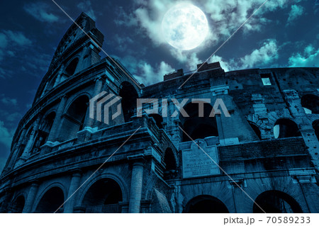 都市 街 町 ファンタジーの写真素材