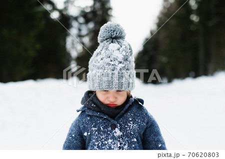 切ない 冬の写真素材