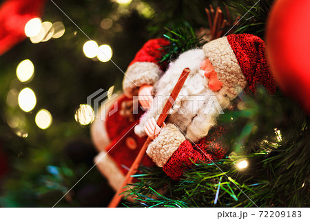 ブラックサンタの写真素材