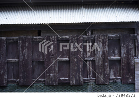 日本の古い住宅の塀/大和塀/木目/木調	