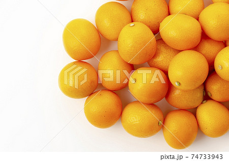 オレンジシャーベット色の写真素材