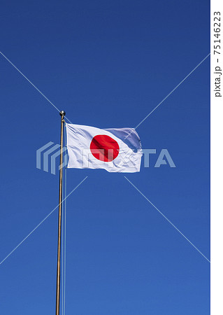 はためく旗の写真素材