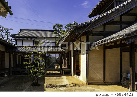 庭園 日本家屋 中庭 民家の写真素材