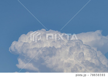 沸き立つ夏雲の写真素材 - PIXTA
