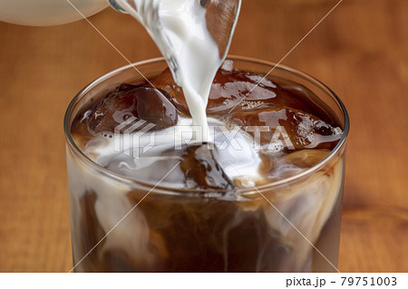 アイスカフェラテの写真素材 - PIXTA